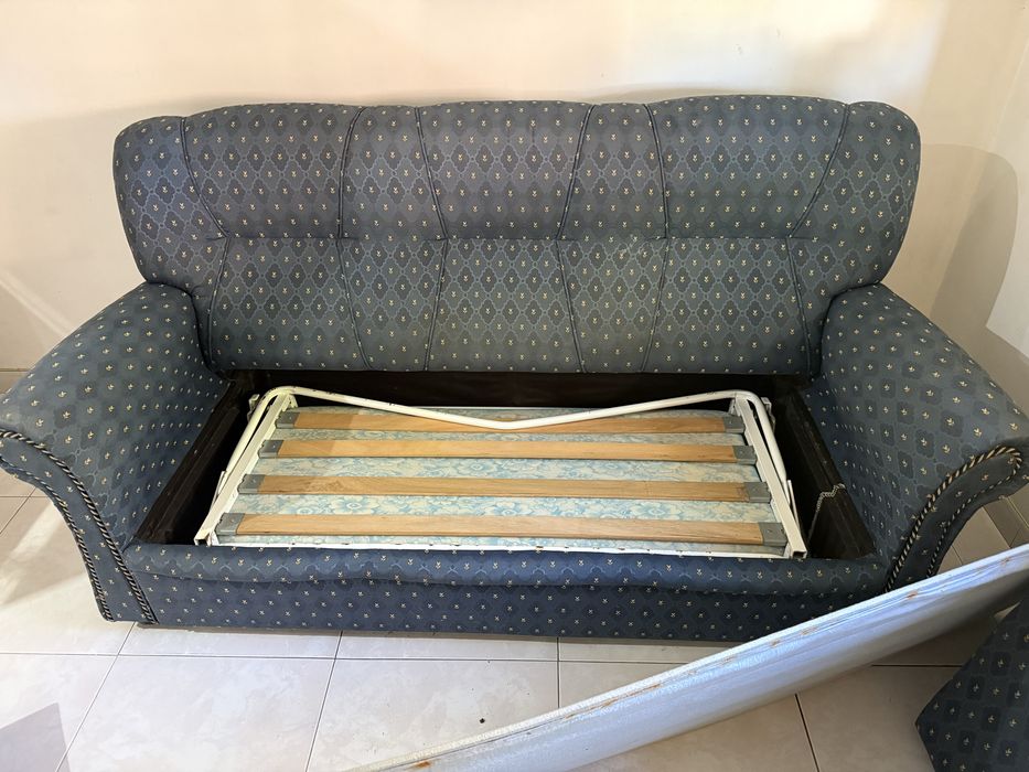 Sofa cama em excelente estado conservaçäo