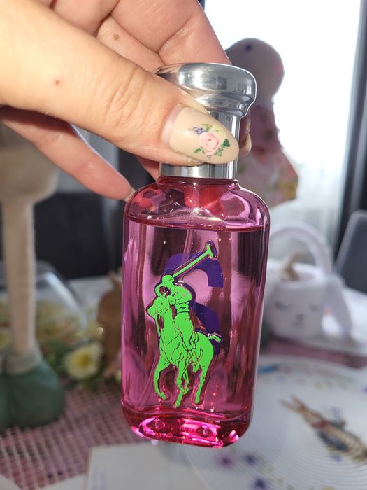Super zestaw perfumów gratis kosmetyczka i spinka