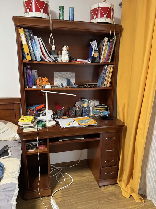 Escrevaninha em cerejeira