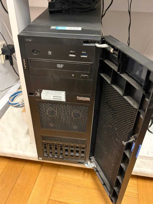 Serwer Lenovo ThinkSystem ST250 – sprawny, gotowy do pracy