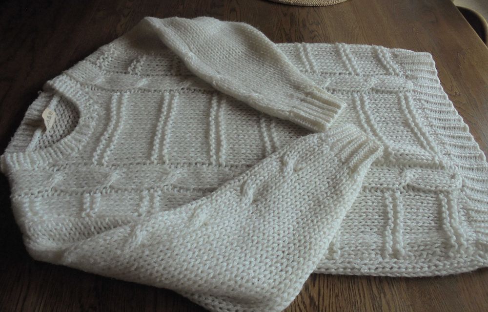 Sweter biały  duże oczka acryl