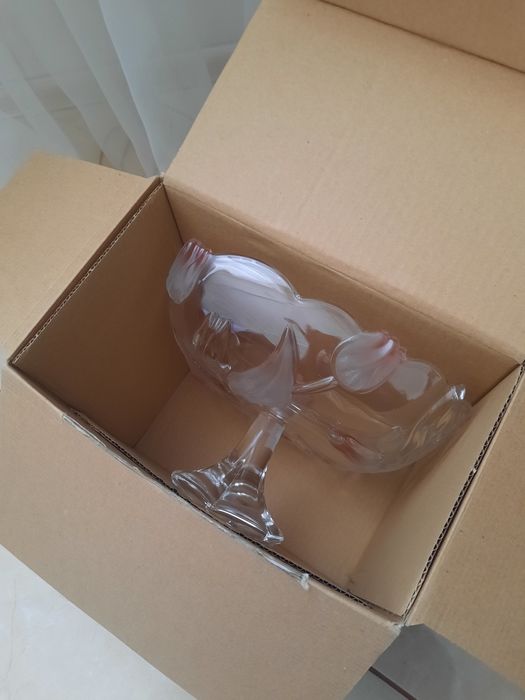 Продам вазу нова