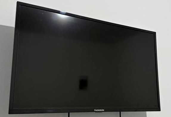 TV Thomson 32” semi nova