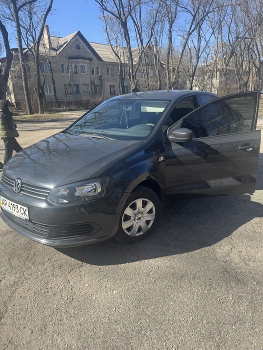 Volkswagen Polo Sedan