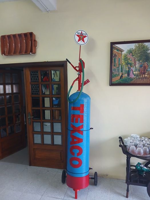 Bomba de gasolina texaco, modelo antigo, com  2,50m
