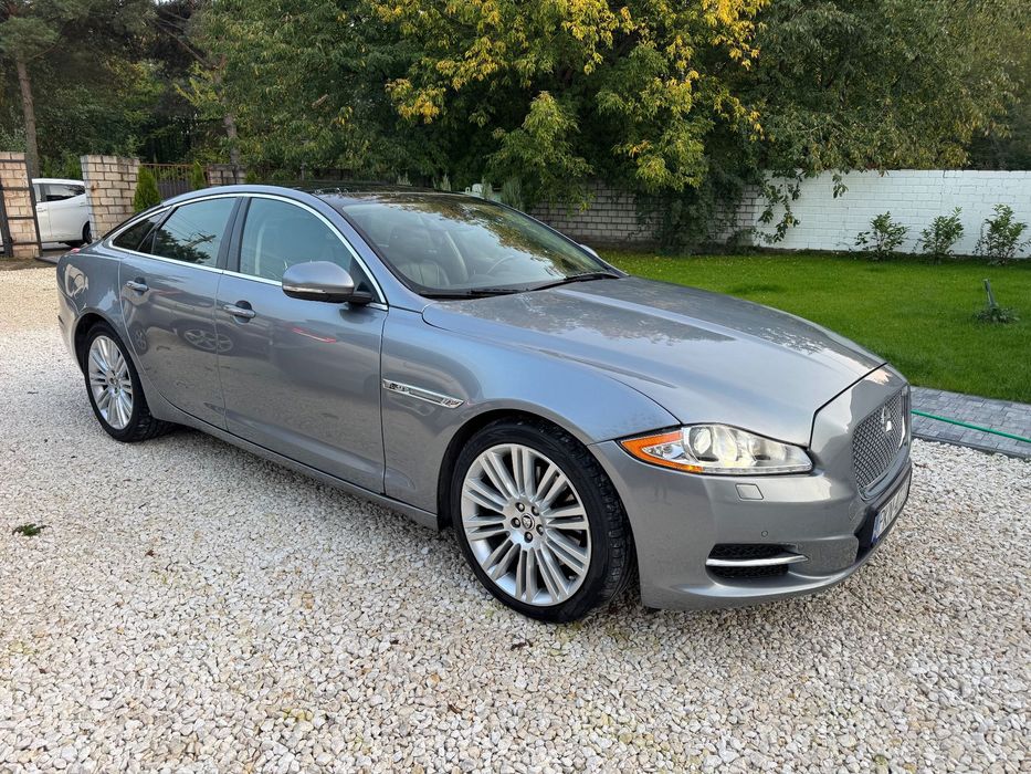 Jaguar XJ