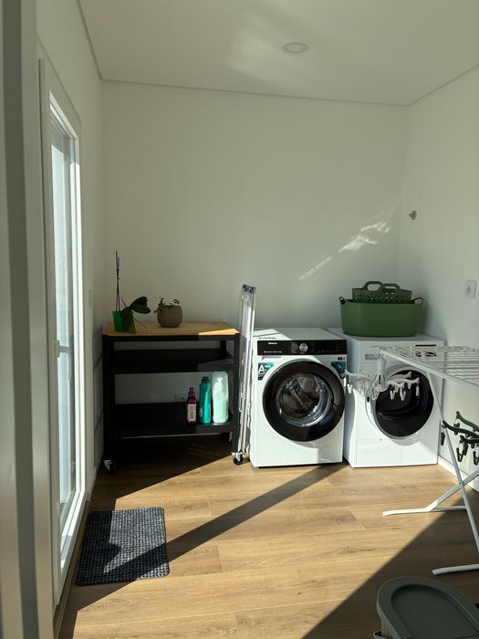 Moradia T3+1 nova, com piscina em Samora Correia