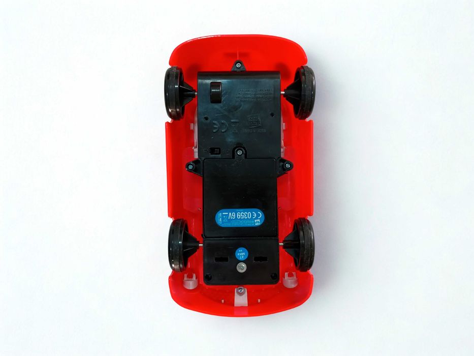 Carro vermelho de brinquedo