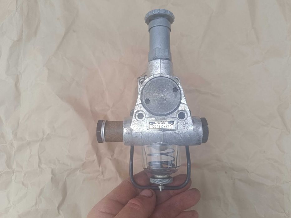 pompka zasilająca hydrauliczna damka Praga V3S, silni-k T912 paliwa