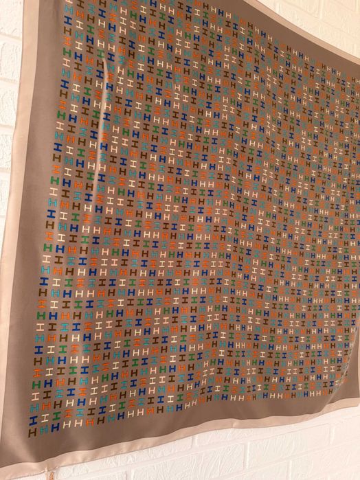 Новинка шовкова хустка в стилі Hermès 90x90 см