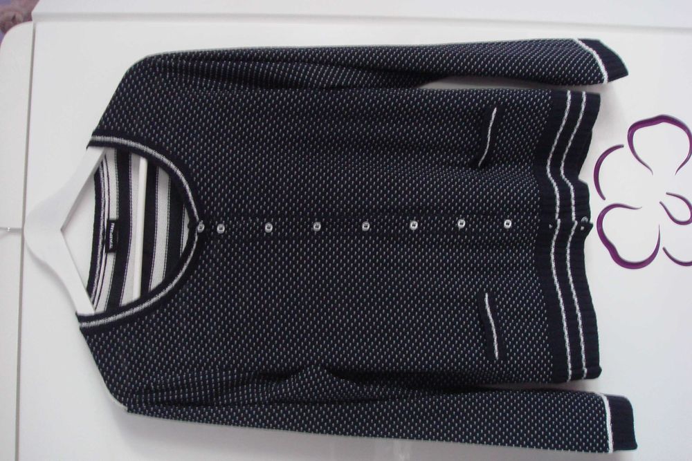 sweterek granatowo biały Taifun