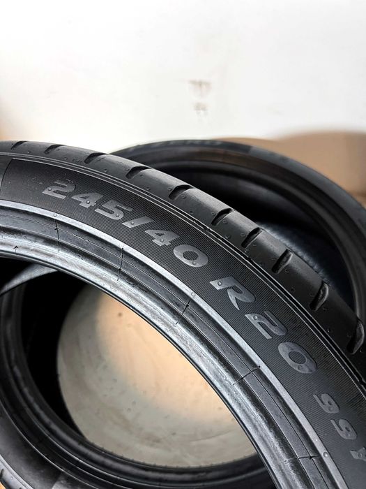 Pneus Pirelli Pzero PZ4 - 245/40/20 - Excelentes