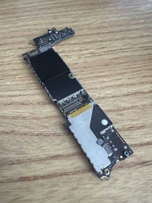 Iphone 4 материнська плата