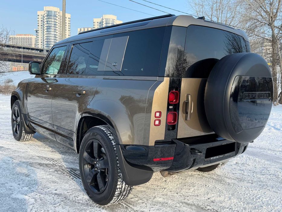 Land Rover Defender D300 X-Dynamic