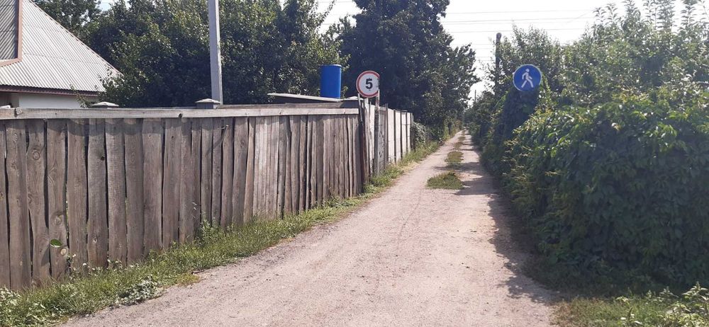 Ділянка у районі Шкільній