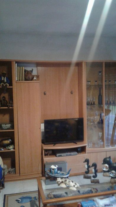 Movel de sala e prefeitas condições  cor pinho