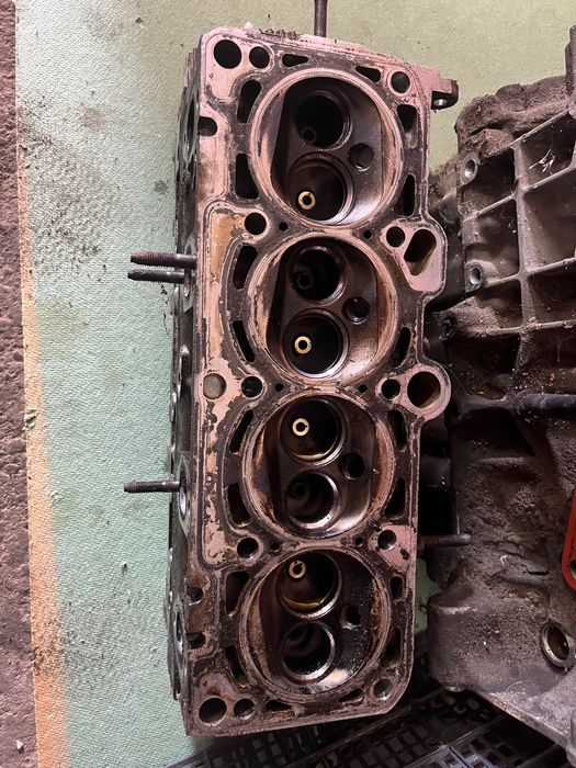 Двигун 1,6 mpi шкода