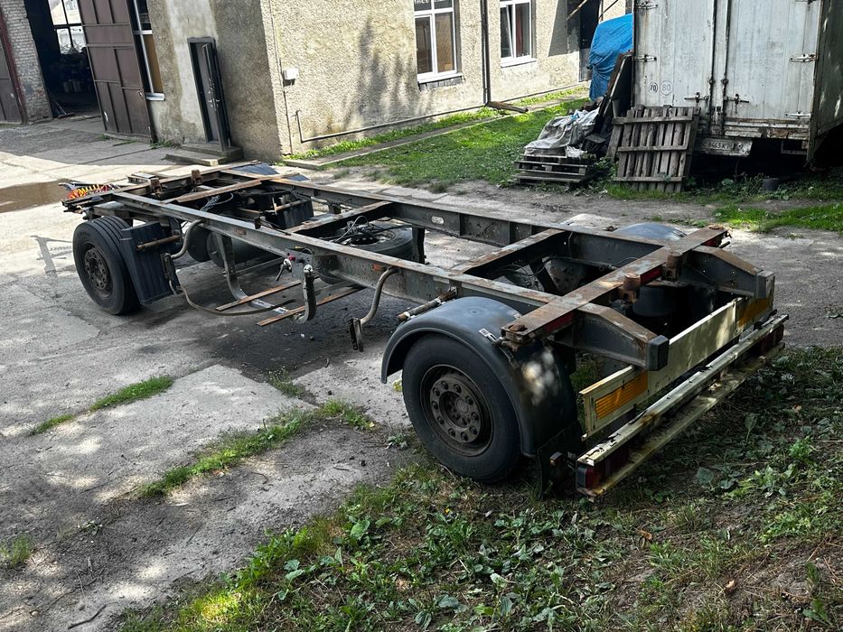причіп контейнеровоз на кругу SCHMITZ CARGOBULL