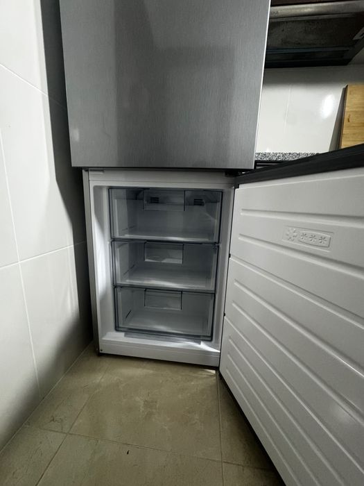 Frigorífico Telefunken usado meio ano