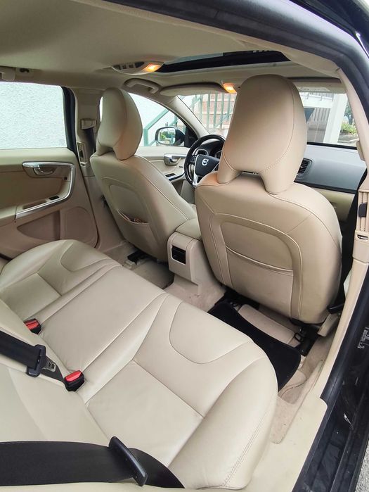 Volvo V60 Plug-in Hybrid D6 Summum - Com Teto de Abrir