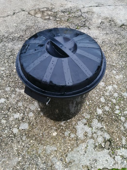 Balde lixo com tampa