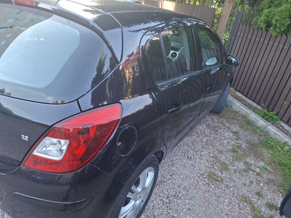 Opel corsa D 1.2 benzyna 2007