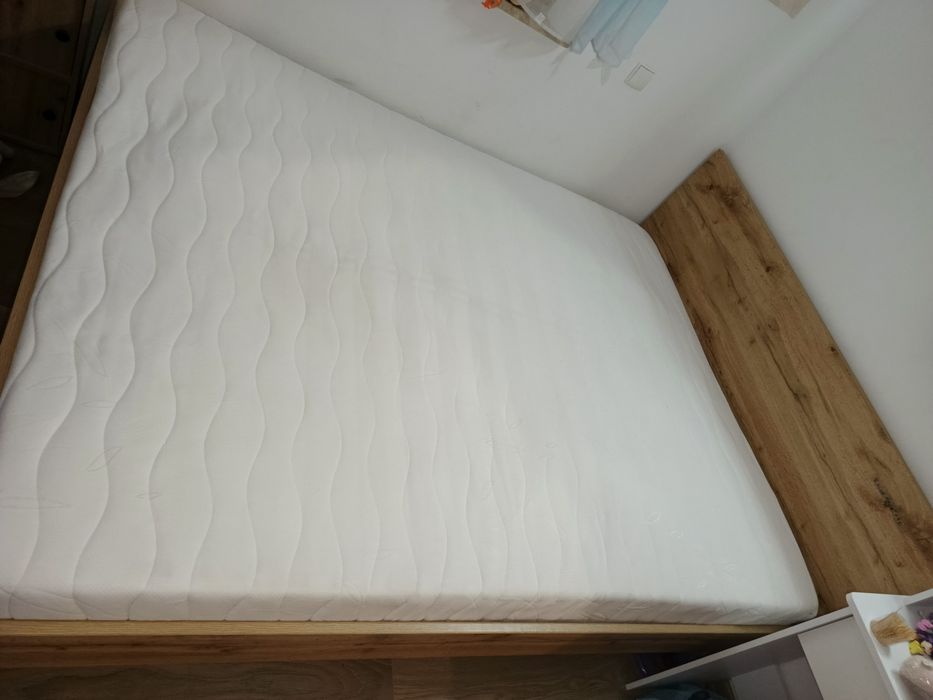 Duże łóżko do sypialni dąb artis 165x200 + materac + stolik nocny