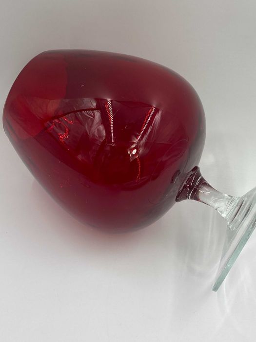 Duży kielich czerwony