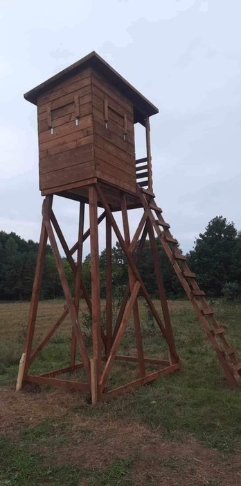 Ambony myśliwskie z balkonem