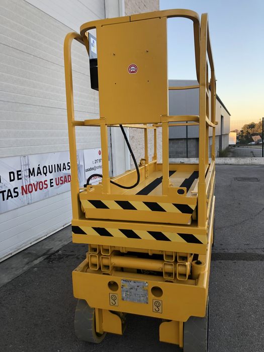 Plataformas Elevatórias Tesoura Elétricas 8 mts