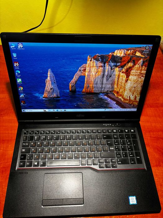 Fuijitsu Lifebook E558 15.6 IPS Intel Core I3 7130U, 8 GB Ram, 240 ssd