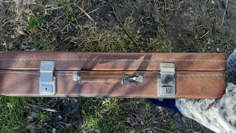 Чемодан ретро  из еко-кожи.