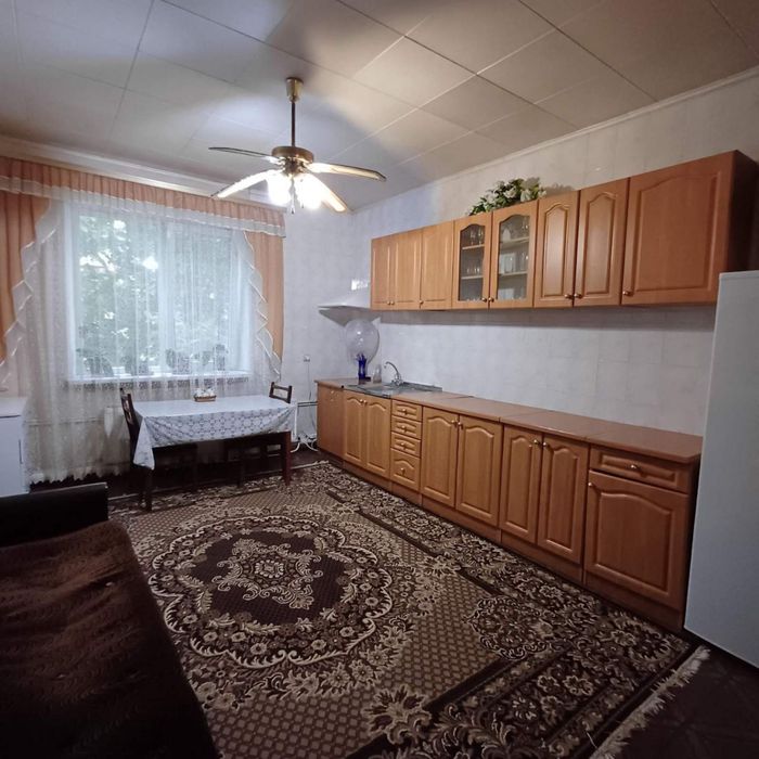 Продам будинок поруч з центром