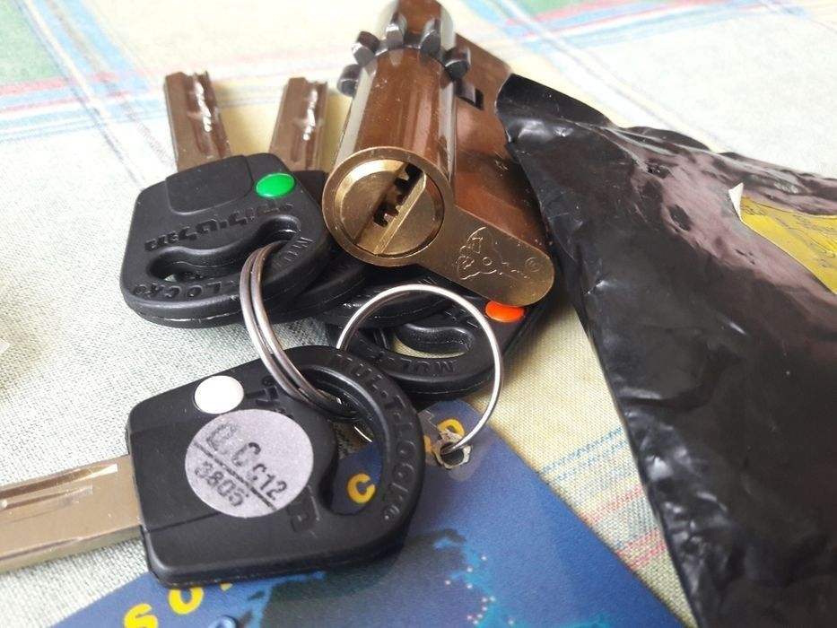 Замок дверной Mul-T-Look