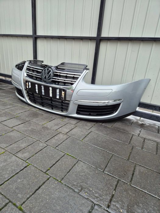 Zderzak przód przedni VW GOLF V kombi JETTA rok 08 kod lak LA7W