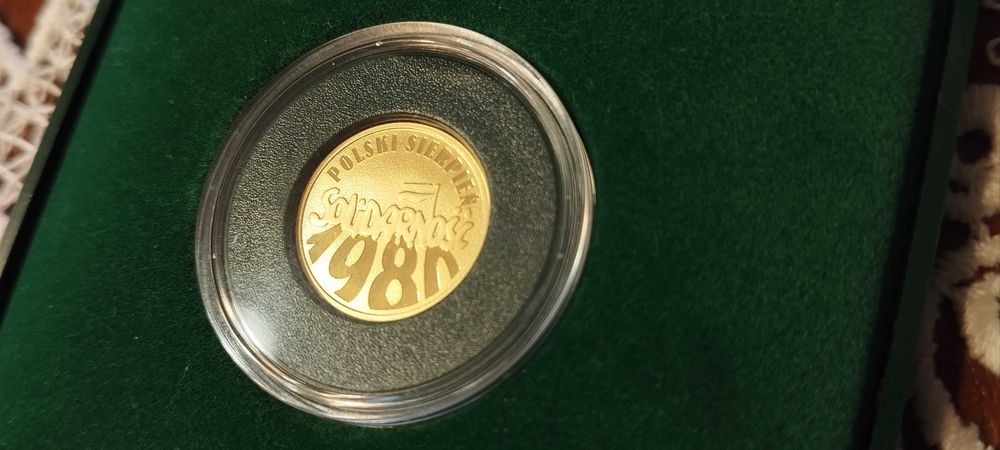 30 złotych Solidarność - Polski Sierpień - 2010 r - złota moneta