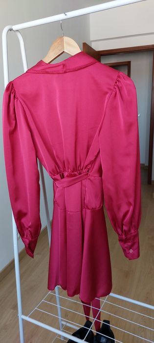 Vestido rosa escuro