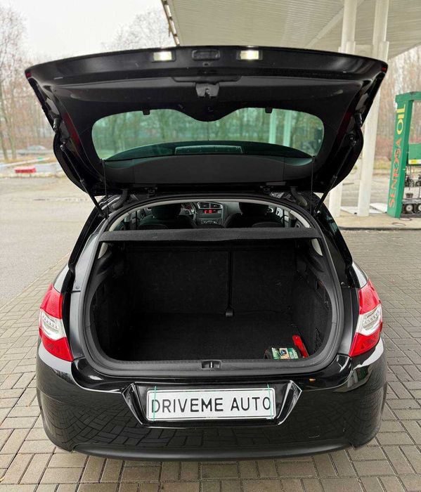 Citroen C4 Official 2011