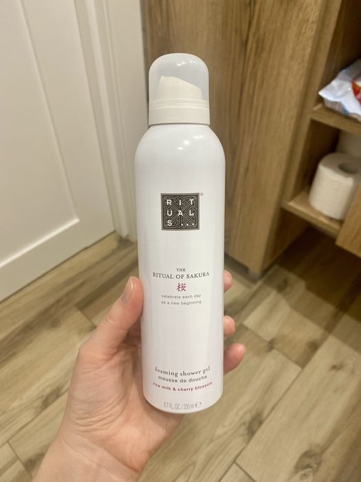 Гель-піна для душу Ritual of Sakura