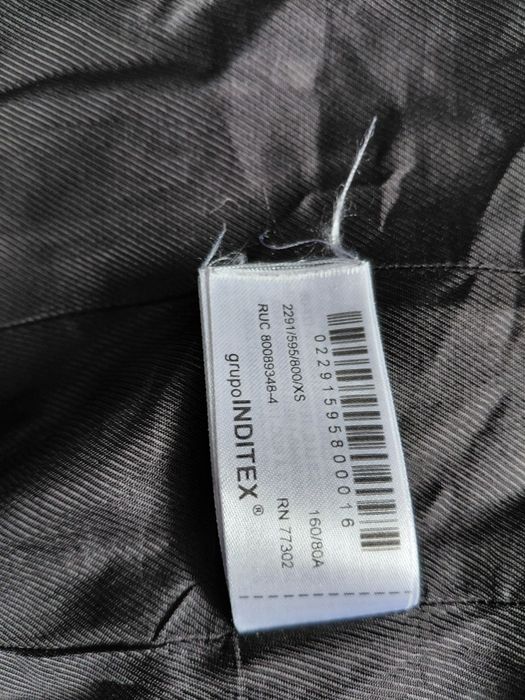 Чорний приталений піджак zara