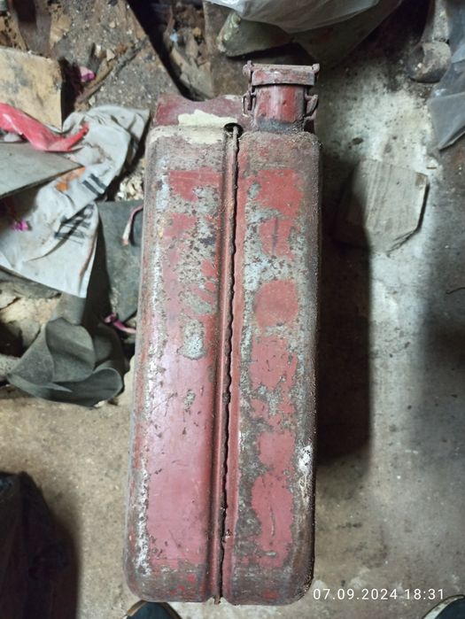 Канистра из 90-х.