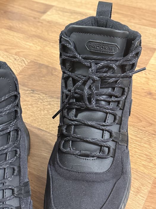 Нові демісезонні кросівки Lacoste