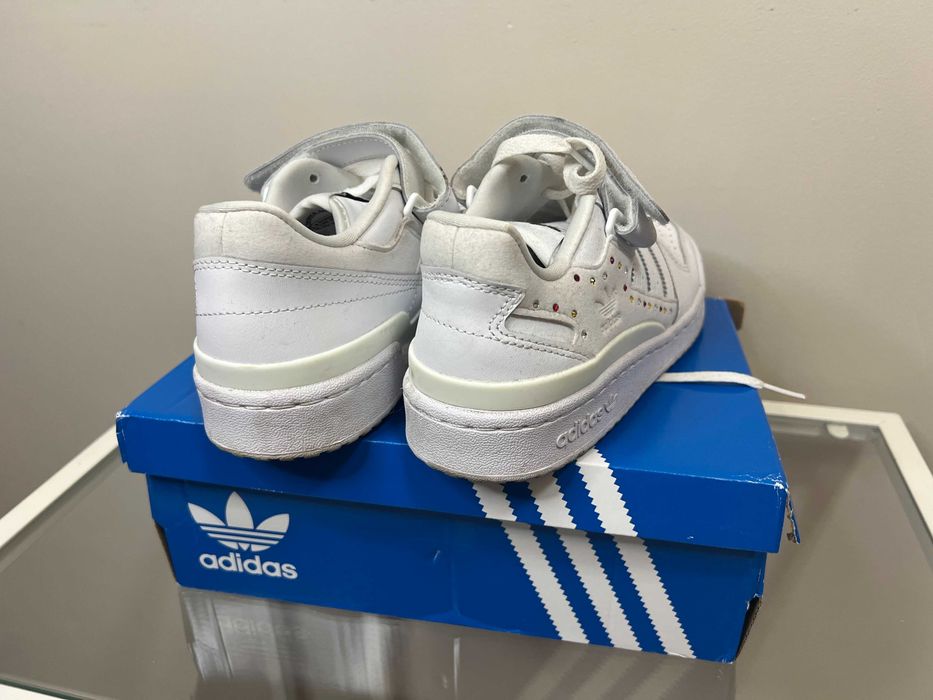 Białe buty Sneakersy Adidas