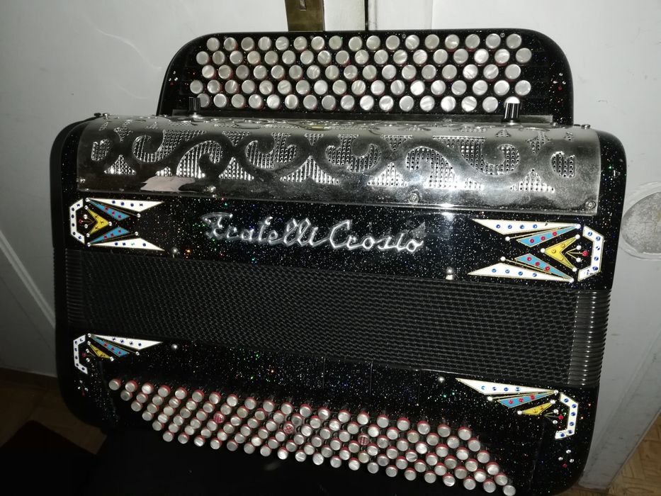 Acordeons em segunda mão