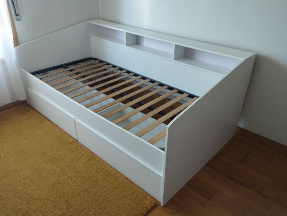 Cama 90x200 c\ estrado e gavetões