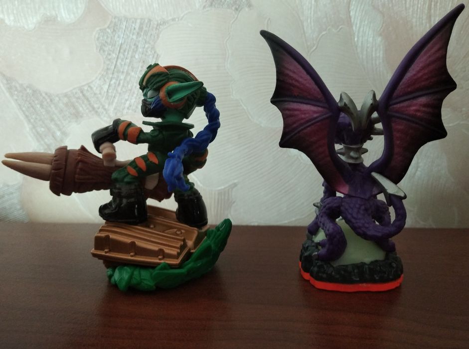 Фигурки Skylanders бренда Activision из серии игр Giants