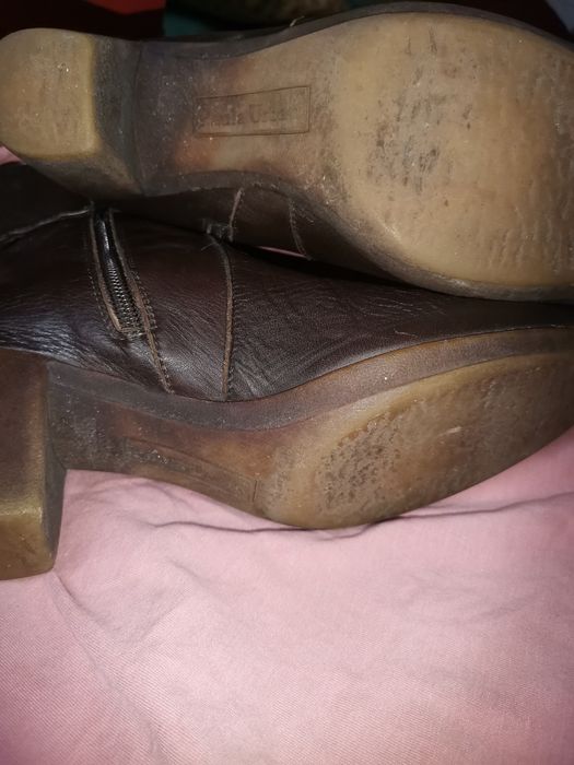 Botas de senhora em pele