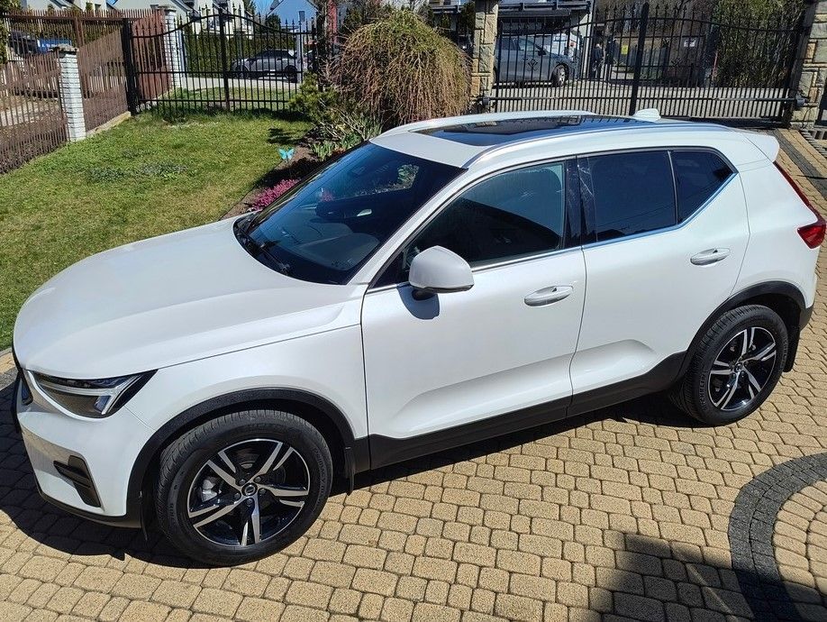 Volvo XC 40 Piękne-biała perła 2024r. B5 Mild Hybrid, AWD, 250KM, Automat,Panorama