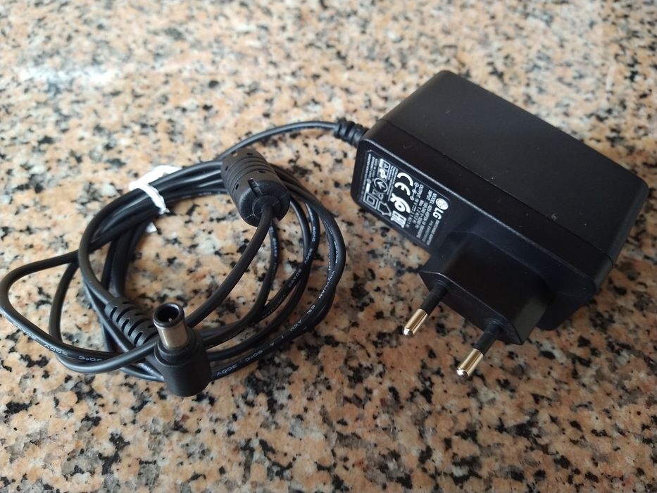 Alimentação carregador LG TV casa quarto apartamento vivenda
