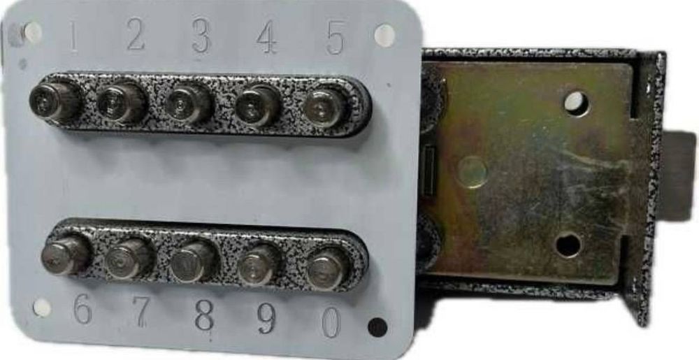 Кодовий механічний накладний замок